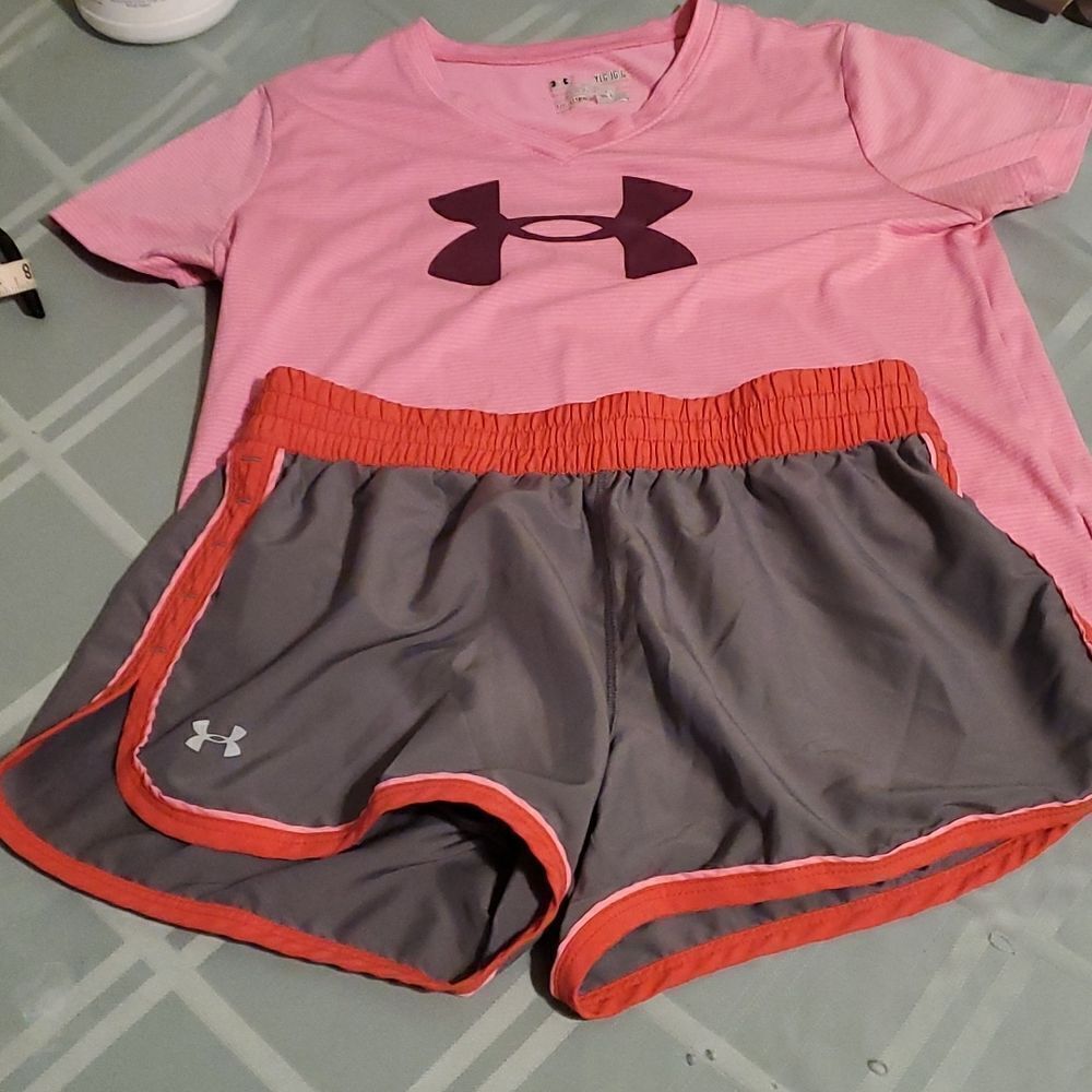 UNDER ARMOUR YLG TEE AND SHORTS XS